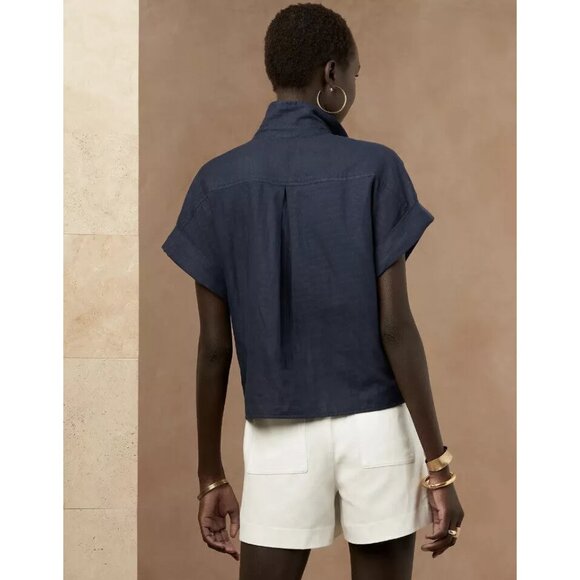 Banana Republic Cotton Essential Roll-Cuff Shirt in Indigo | Size Small - Picture 3 of 6